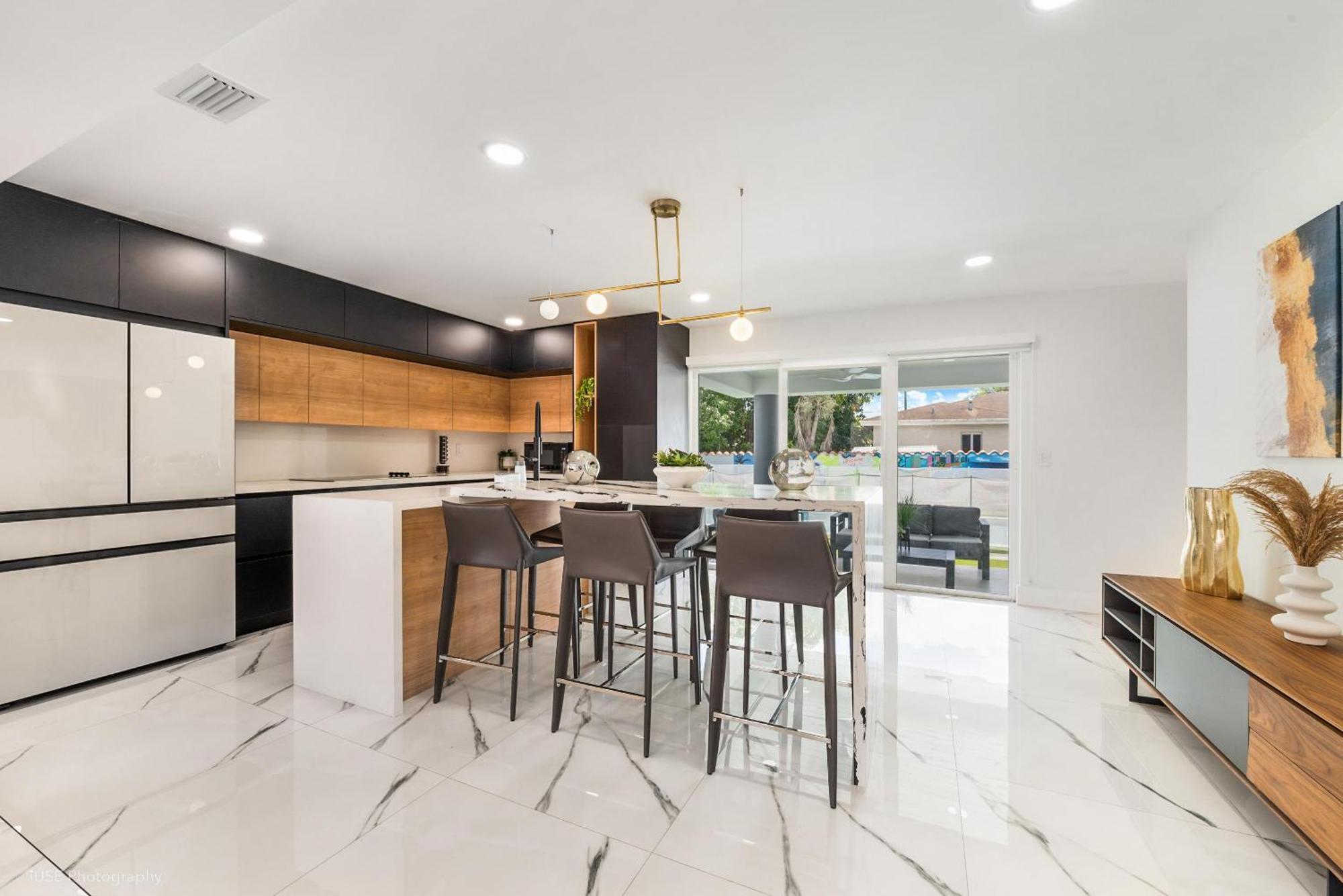Сasa de vacaciones 6br Ultimate Retreat Pool, Sports Court & Bbq L10 Miami