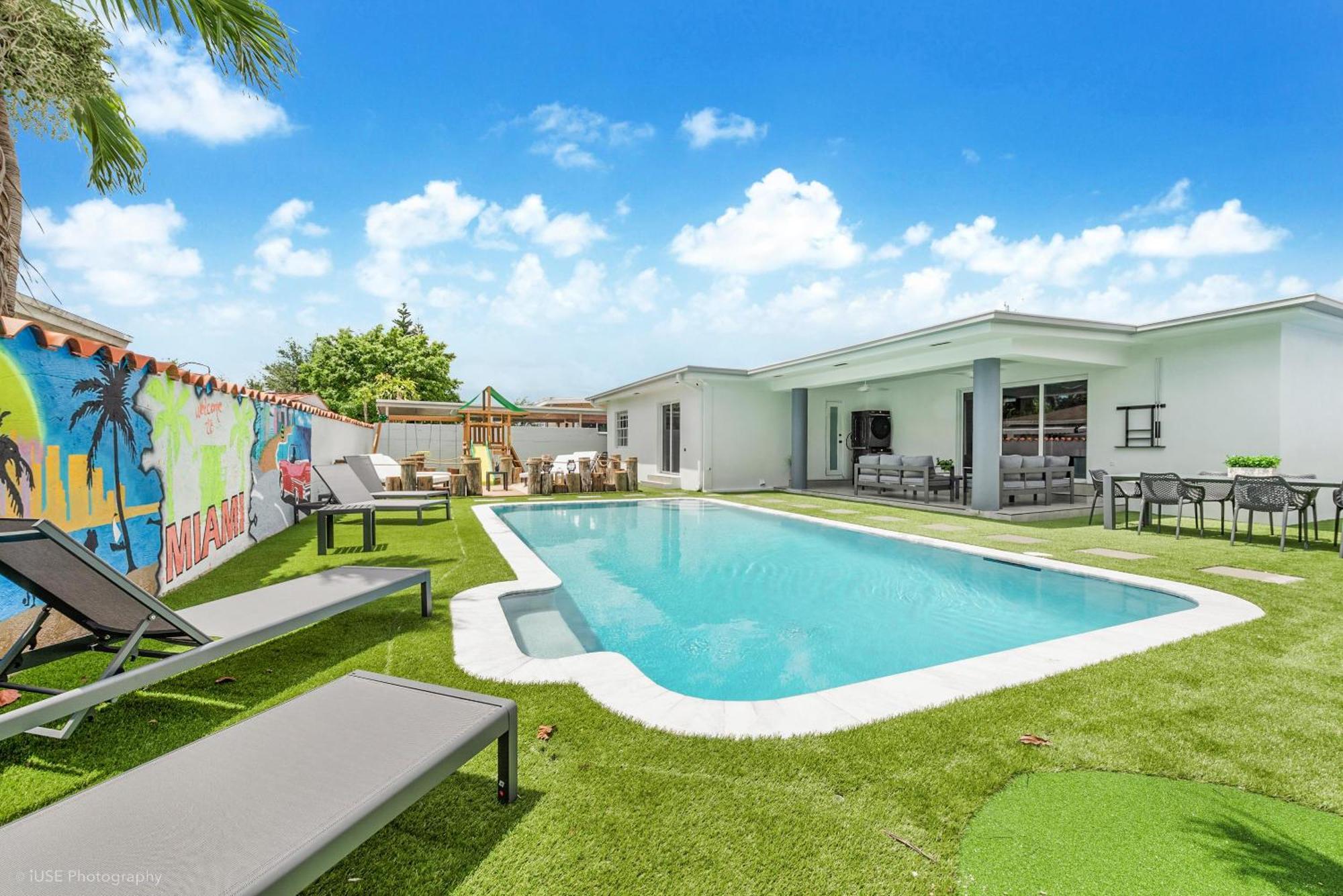 6br Ultimate Retreat Pool, Sports Court & Bbq L10 *